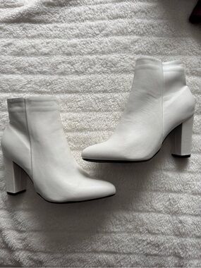 COWGIRL BOOTS & HEEL BOOTS
